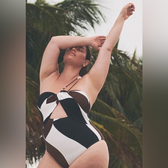 Eloquii String One Shoulder With Front Cut-Out One Piece Swimsuit Size 16 - Picture 4 of 7